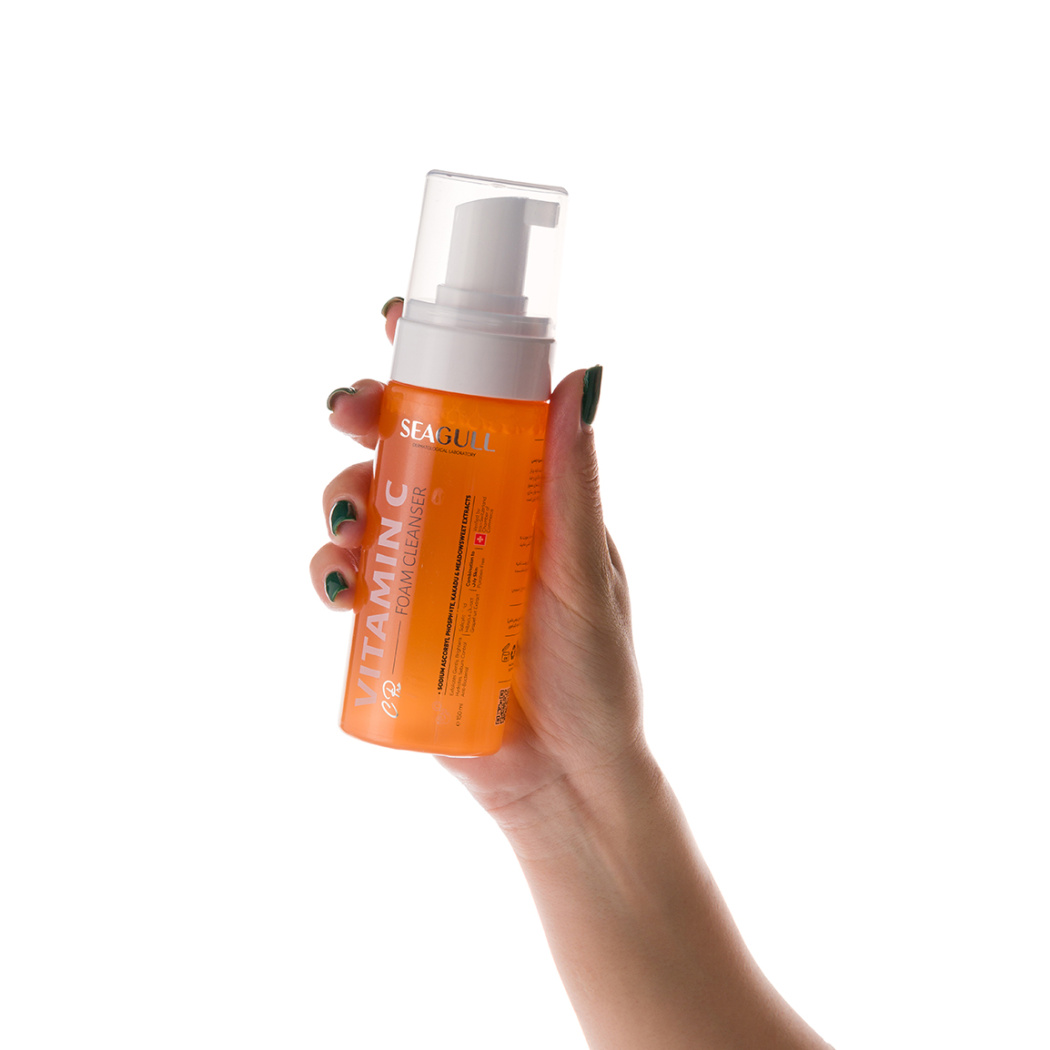 فوم شستشوی صورت ویتامین C مناسب پوست های چرب و آکنه دار ۱۵۰ میل سی گل  SEAGULL VITAMIN C PURIFYING FOAM CLEANSER